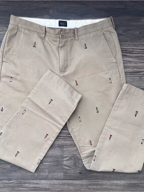 Men's Embroidered Khaki Chino Pants - Unknown Brand